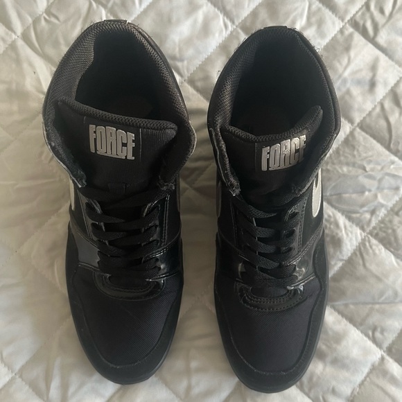 Black and Silver Nikes - Picture 3 of 6